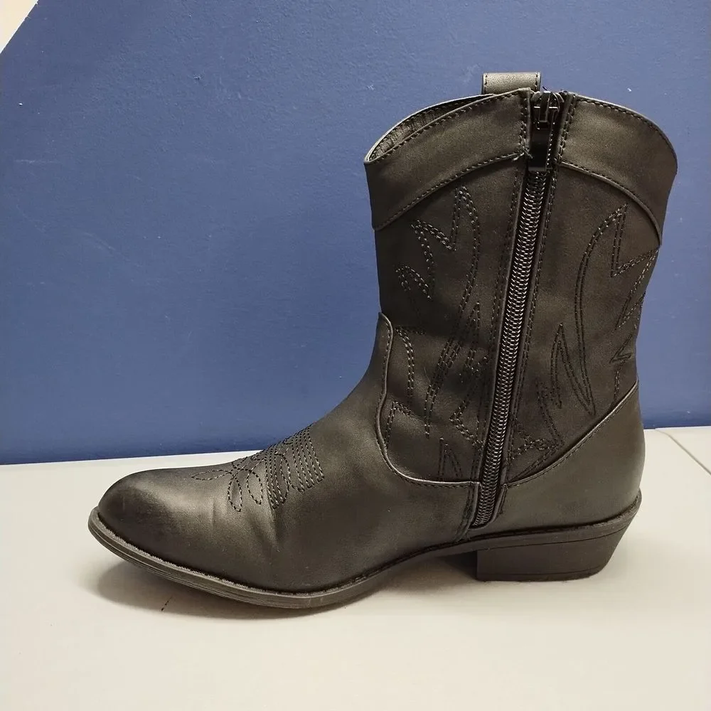 PEPPEP Western Ankle Boots‎ Womens Size 8 Black Leather Side Zipper Block Heel